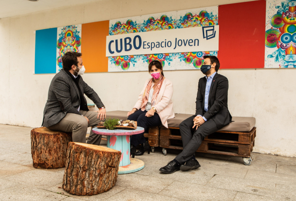 La alcaldesa, Susana Pérez Quislant visita el CUBO Espacio Joven
